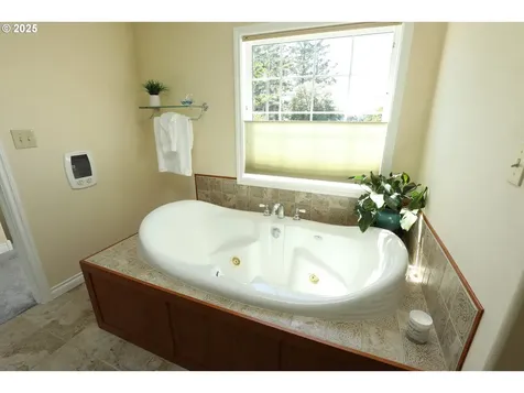 2525 Pine Street Seaside OR 97138
