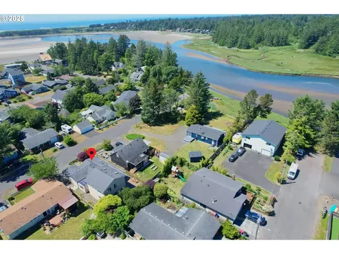 2525 Pine Street Seaside OR 97138