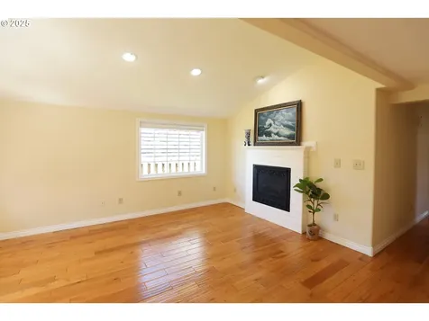 2525 Pine Street Seaside OR 97138