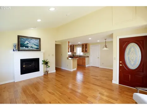 2525 Pine Street Seaside OR 97138