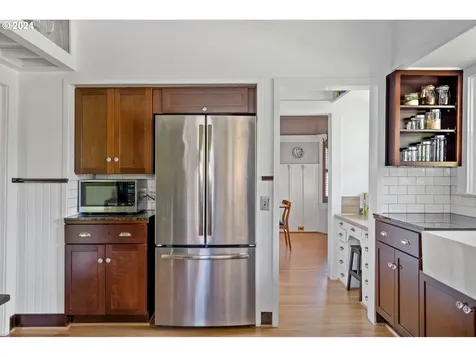 2303 Ne 43rd Avenue Portland OR 97213