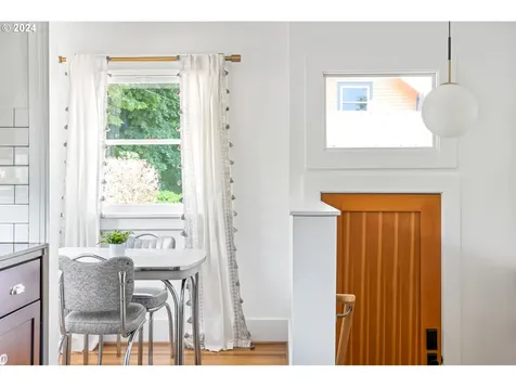 2303 Ne 43rd Avenue Portland OR 97213