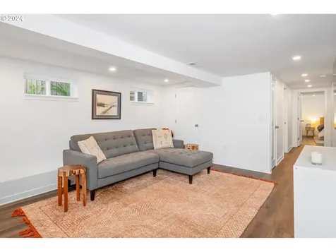 2303 Ne 43rd Avenue Portland OR 97213