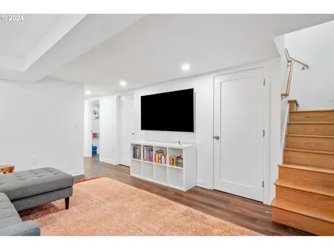 2303 Ne 43rd Avenue Portland OR 97213