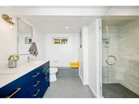 2303 Ne 43rd Avenue Portland OR 97213