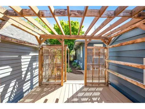 2303 Ne 43rd Avenue Portland OR 97213