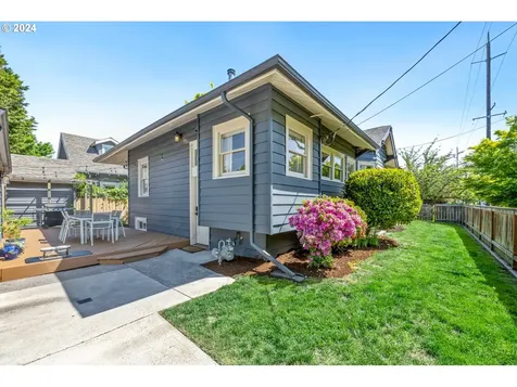 2303 Ne 43rd Avenue Portland OR 97213