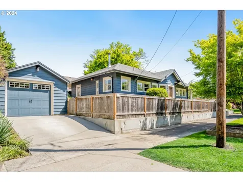 2303 Ne 43rd Avenue Portland OR 97213