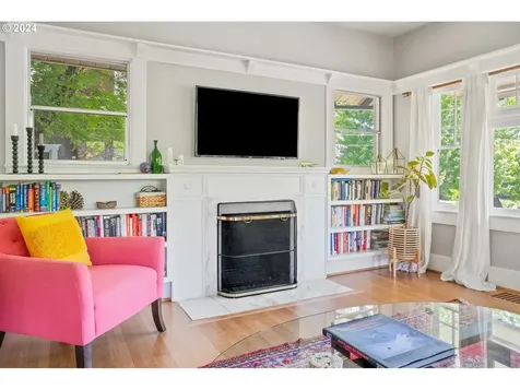 2303 Ne 43rd Avenue Portland OR 97213