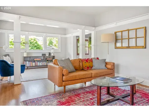 2303 Ne 43rd Avenue Portland OR 97213