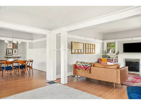 2303 Ne 43rd Avenue Portland OR 97213