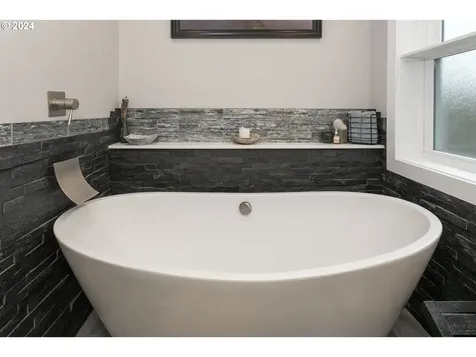 7000 SW Tierra Del Mar Drive Beaverton OR 97007