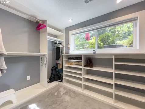7000 SW Tierra Del Mar Drive Beaverton OR 97007