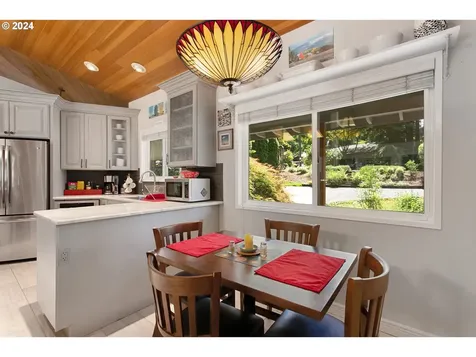 7000 SW Tierra Del Mar Drive Beaverton OR 97007