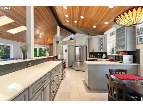 7000 SW Tierra Del Mar Drive Beaverton OR 97007