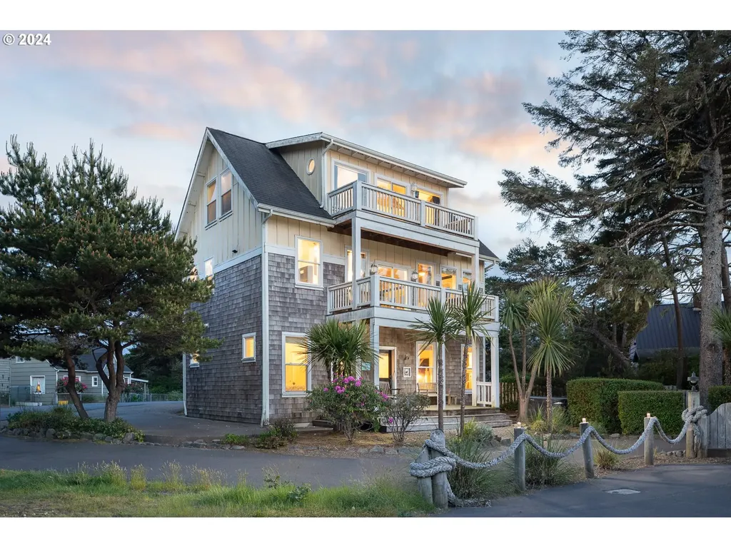 6425 Sw Ebb Avenue Lincoln City OR 97367