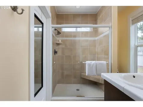 6425 Sw Ebb Avenue Lincoln City OR 97367