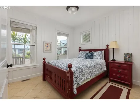 6425 Sw Ebb Avenue Lincoln City OR 97367