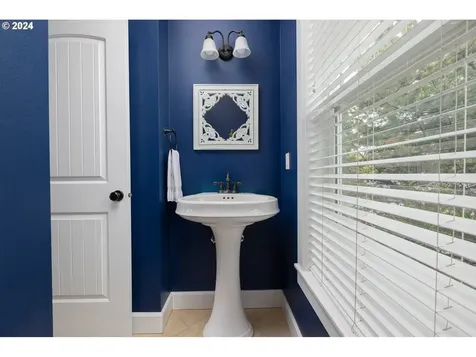 6425 Sw Ebb Avenue Lincoln City OR 97367