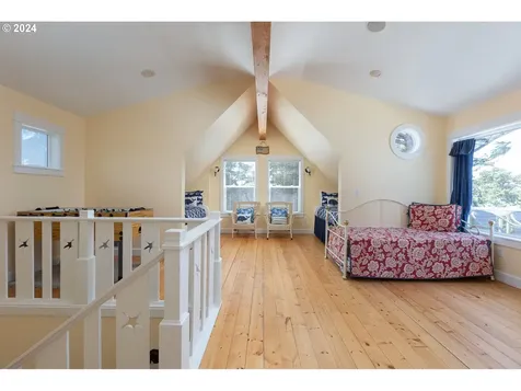 6425 Sw Ebb Avenue Lincoln City OR 97367