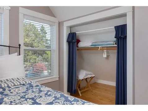 6425 Sw Ebb Avenue Lincoln City OR 97367