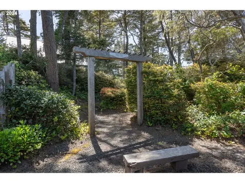 6425 Sw Ebb Avenue Lincoln City OR 97367