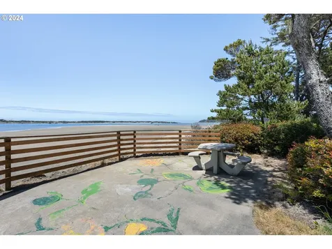 6425 Sw Ebb Avenue Lincoln City OR 97367