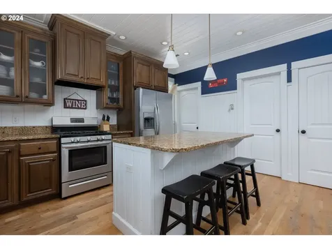 6425 Sw Ebb Avenue Lincoln City OR 97367