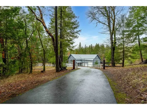 940 Shadow Hills Drive Grants Pass OR 97526