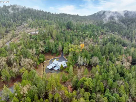 940 Shadow Hills Drive Grants Pass OR 97526