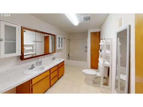 4603 Long Street Sweet Home OR 97386