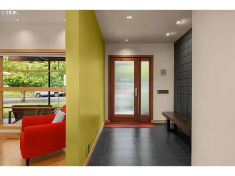 6809 SE Ash Street Portland OR 97215