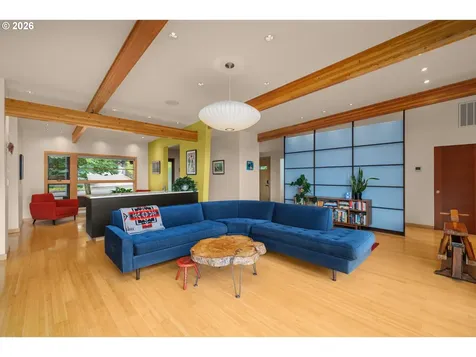 6809 SE Ash Street Portland OR 97215
