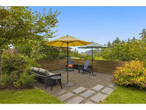 6809 SE Ash Street Portland OR 97215