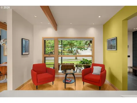 6809 SE Ash Street Portland OR 97215
