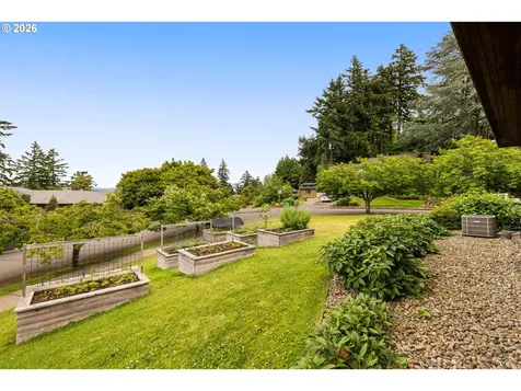 6809 SE Ash Street Portland OR 97215