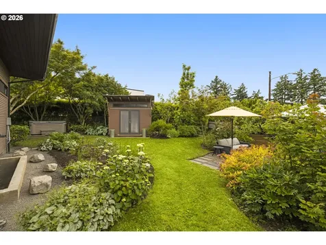 6809 SE Ash Street Portland OR 97215