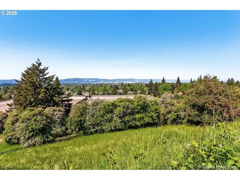 6809 SE Ash Street Portland OR 97215