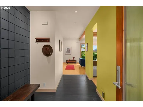 6809 SE Ash Street Portland OR 97215