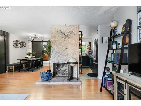 5322 Fox Court S Salem OR 97306