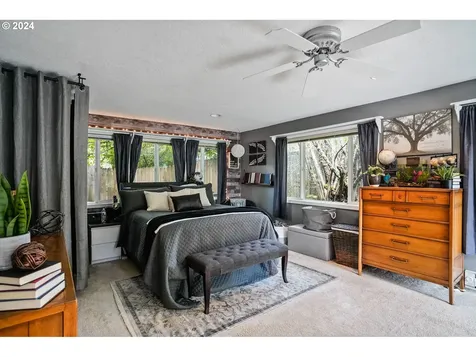 5322 Fox Court S Salem OR 97306