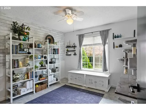 5322 Fox Court S Salem OR 97306