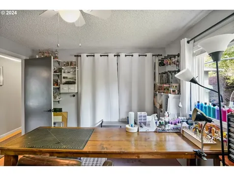 5322 Fox Court S Salem OR 97306