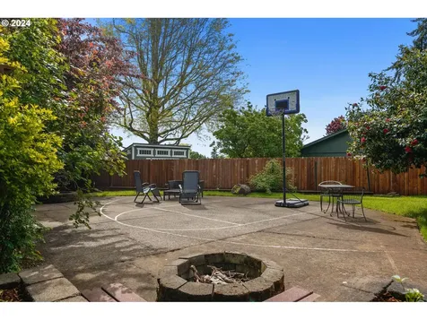5322 Fox Court S Salem OR 97306