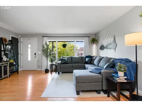 5322 Fox Court S Salem OR 97306
