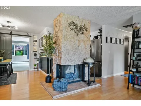 5322 Fox Court S Salem OR 97306