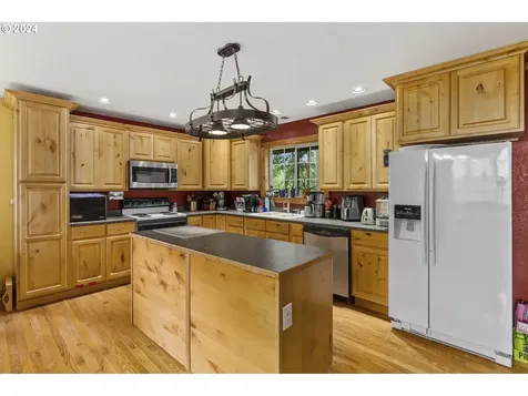 592 Nevil Road Winlock WA 98596
