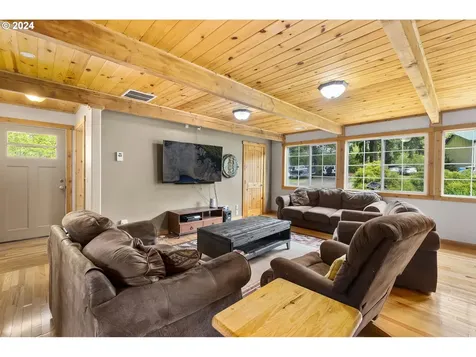 592 Nevil Road Winlock WA 98596