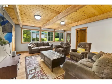 592 Nevil Road Winlock WA 98596