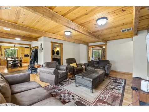 592 Nevil Road Winlock WA 98596
